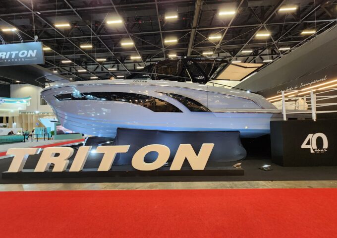 TRITON FLYER 44